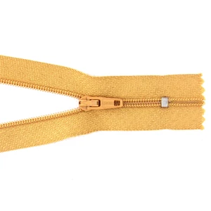 RT-0 cipzár, 18 cm  - 188 tejeskávé