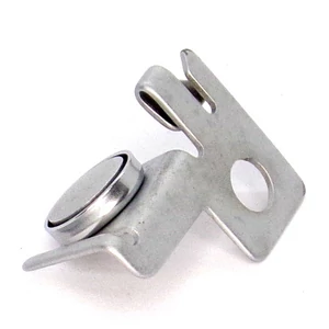 Naumann hátsó cérnavezető