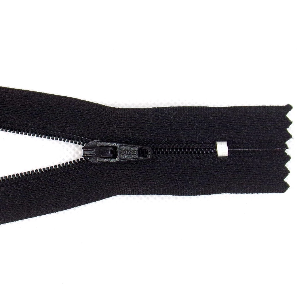 RT-0 cipzár, 30 cm  - fekete