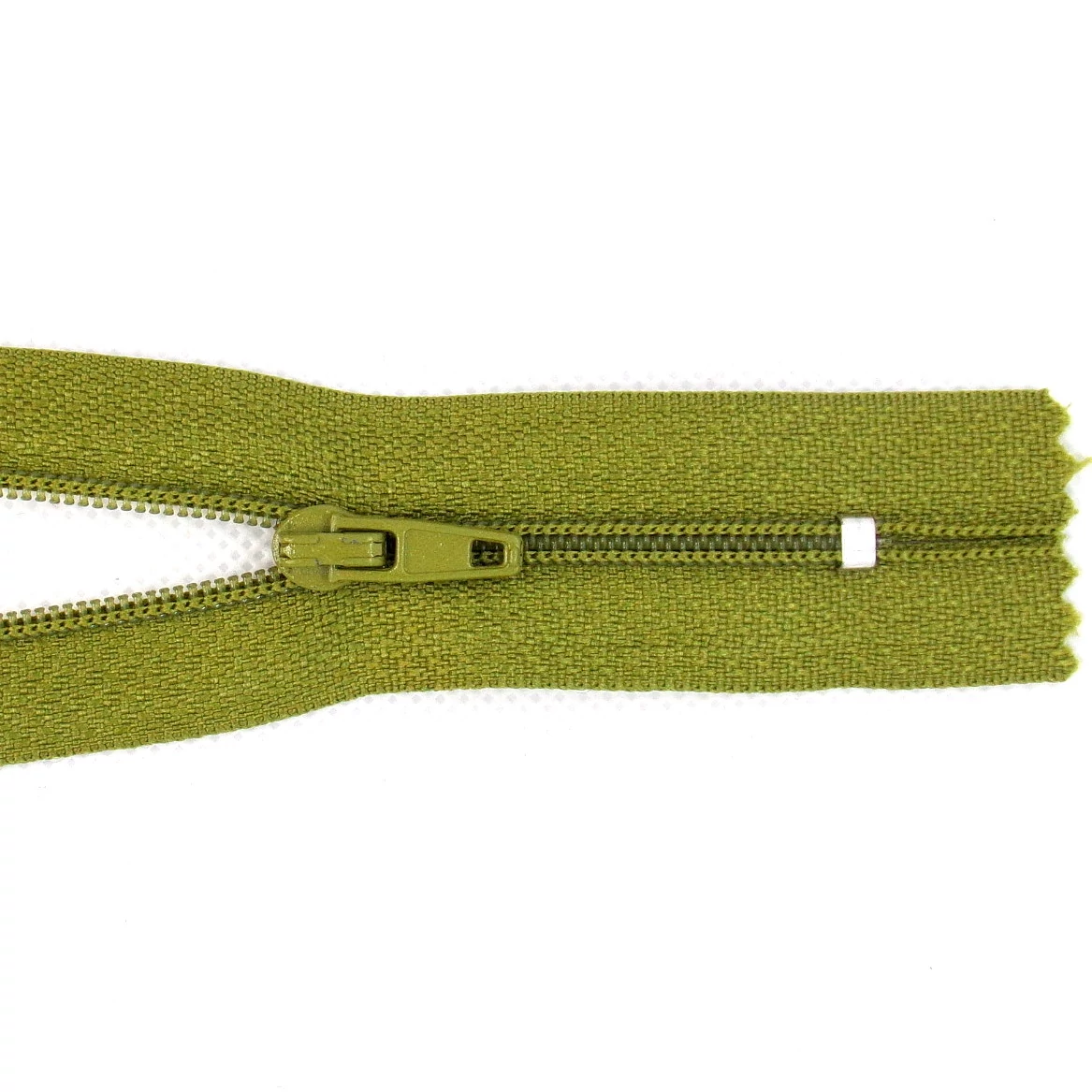 RT-0 cipzár, 18 cm  - 247 olivazöld 